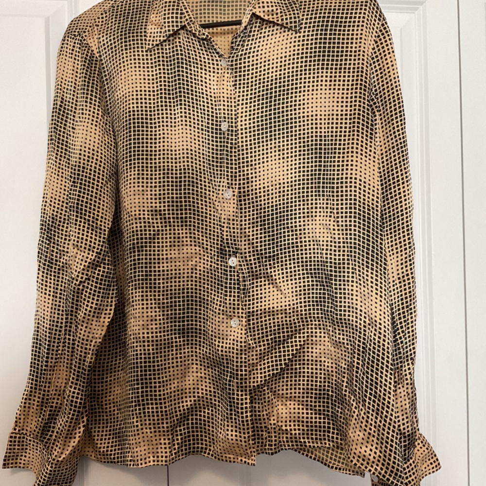 Notations silk button down shirt  color black and gold size L
